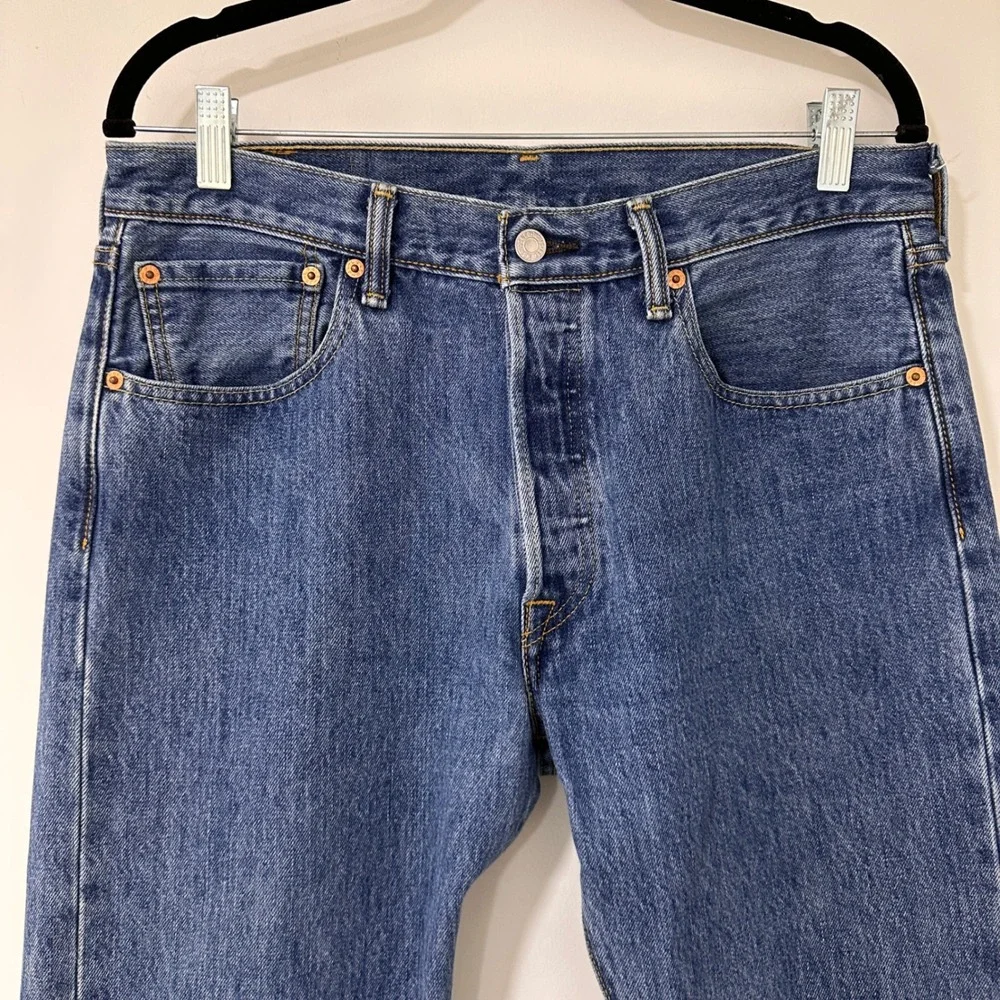 Levi's 501 Original Fit Jeans Men 32x32‎ Blue Button Fly | Classic Americana